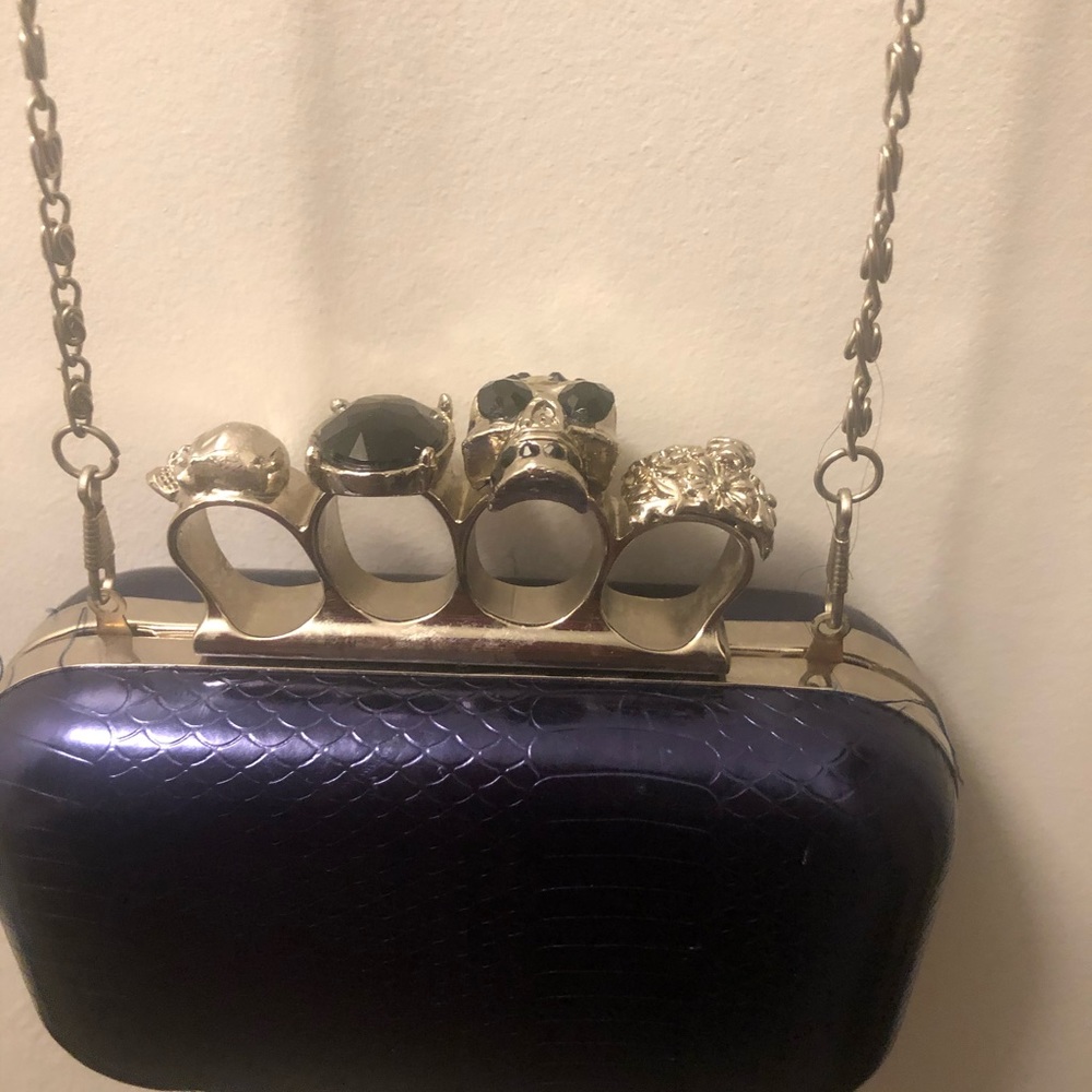 Modern hip clutch with chain shoulder bag
